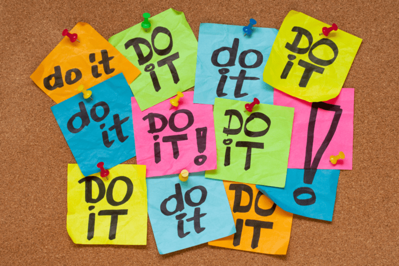 Multi-colored post-its with Do It written on them
